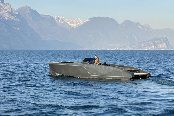 Verdeblu Boat Rental - Frauscher 1017 lido | Noleggio motoscafo sul Lago di Garda