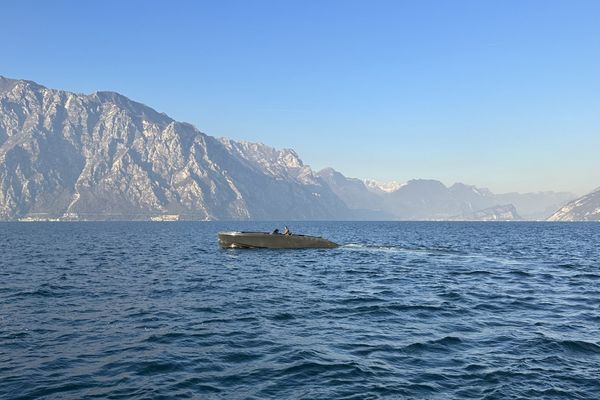 Verdeblu Boat Rental - Frauscher 1017 lido | Noleggio motoscafo sul Lago di Garda