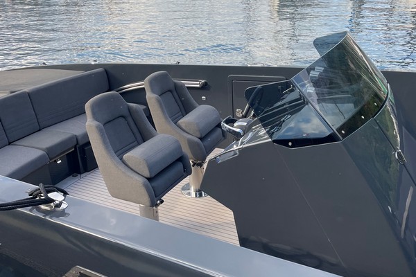 Verdeblu Boat Rental - Frauscher 1017 lido | Noleggio motoscafo sul Lago di Garda