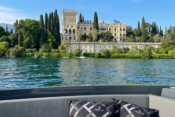Verdeblu Boat Rental - Frauscher 1017 lido | Noleggio motoscafo sul Lago di Garda